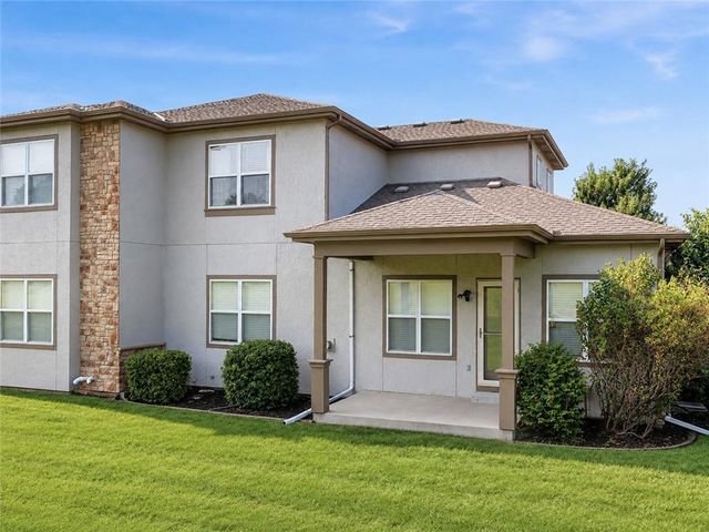 21871 W 116th Place, Olathe, KS 66061
