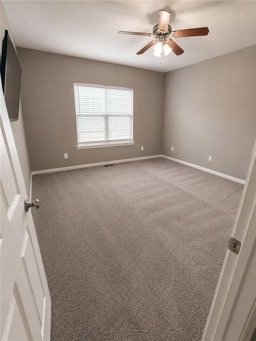 21871 W 116th Place, Olathe, KS 66061