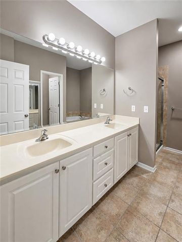 21871 W 116th Place, Olathe, KS 66061