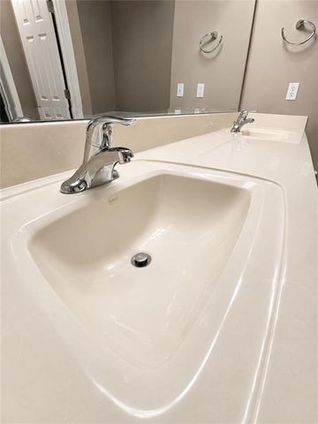 21871 W 116th Place, Olathe, KS 66061