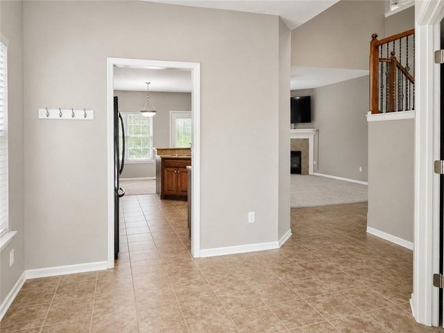 21871 W 116th Place, Olathe, KS 66061
