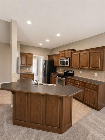 21871 W 116th Place, Olathe, KS 66061