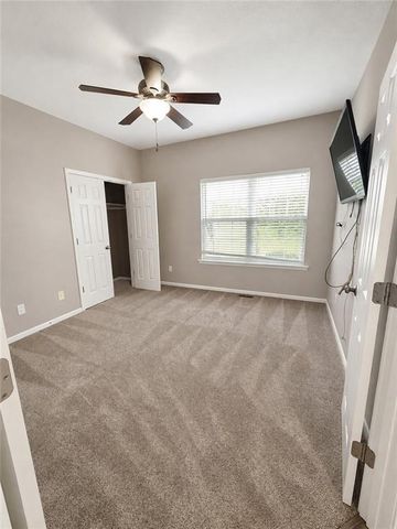 21871 W 116th Place, Olathe, KS 66061