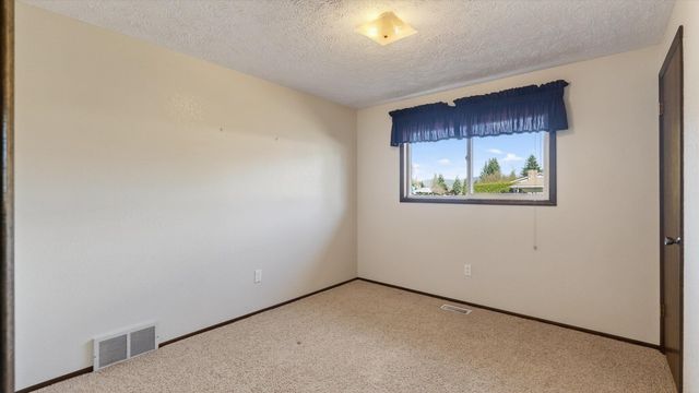 5923 W Tepee Ct, Spokane, WA 99208