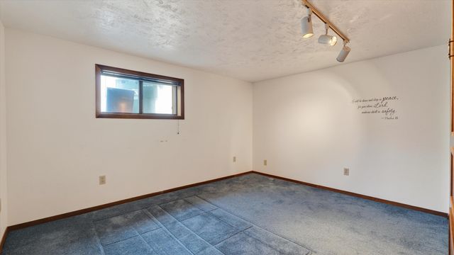 5923 W Tepee Ct, Spokane, WA 99208