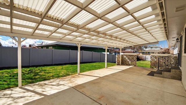 5923 W Tepee Ct, Spokane, WA 99208