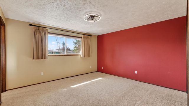 5923 W Tepee Ct, Spokane, WA 99208