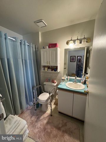 3 DEWBERRY LN, Delran, NJ 08075