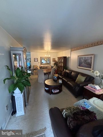 3 DEWBERRY LN, Delran, NJ 08075