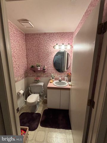 3 DEWBERRY LN, Delran, NJ 08075