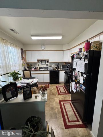 3 DEWBERRY LN, Delran, NJ 08075