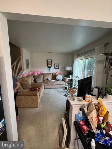 3 DEWBERRY LN, Delran, NJ 08075