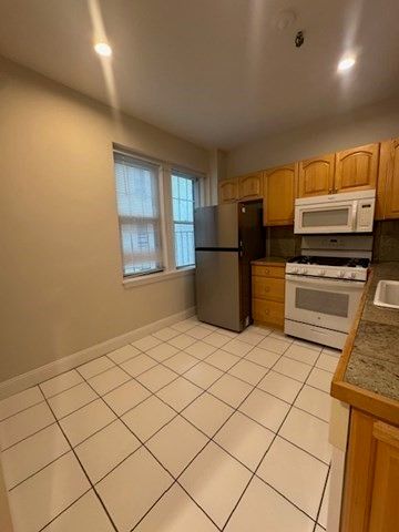 2001 Commonwealth Avenue 25, Boston, MA 02135