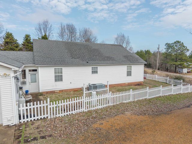 59 TY LN, Michie, TN 38357