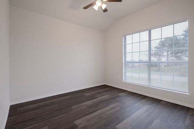 135 Jackson Drive, Terrell, TX 75160