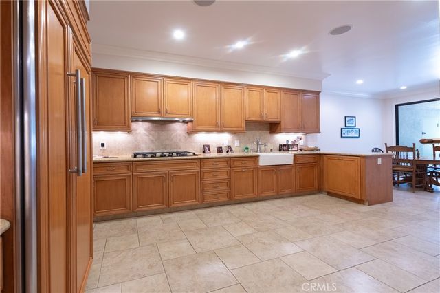 4774 Park Encino 206, Encino, CA 91436