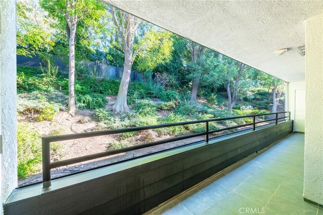 4774 Park Encino 206, Encino, CA 91436