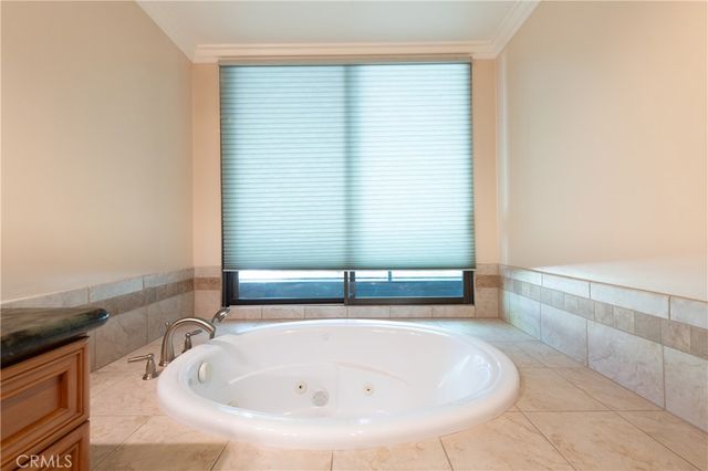 4774 Park Encino 206, Encino, CA 91436