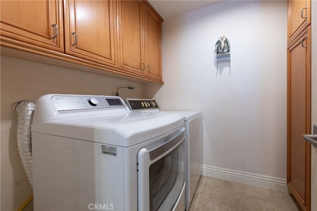 4774 Park Encino 206, Encino, CA 91436