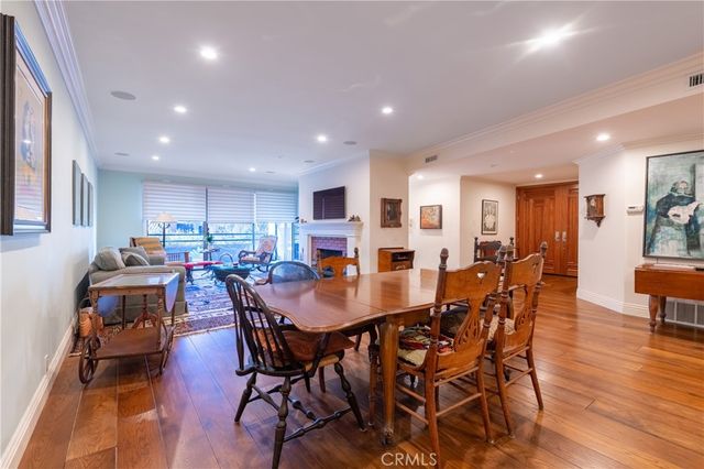 4774 Park Encino 206, Encino, CA 91436