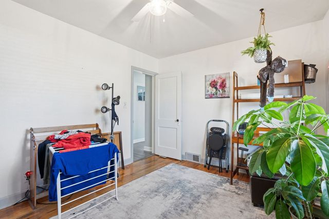 33 Blackhawk Hills Court, Rock Island, IL 61201