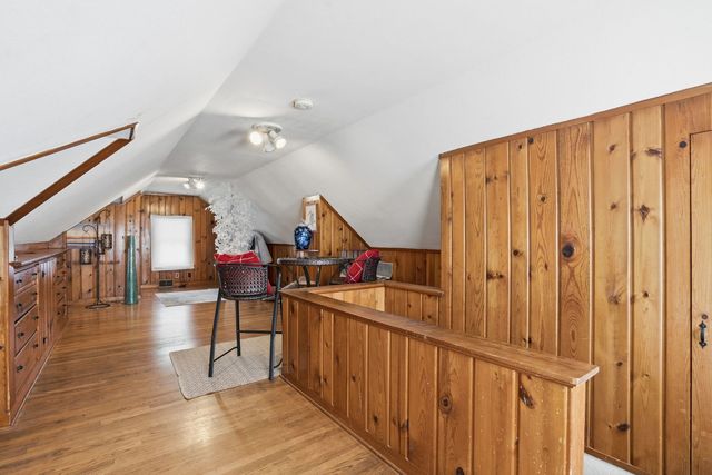 33 Blackhawk Hills Court, Rock Island, IL 61201