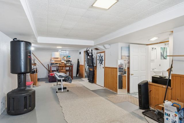 33 Blackhawk Hills Court, Rock Island, IL 61201