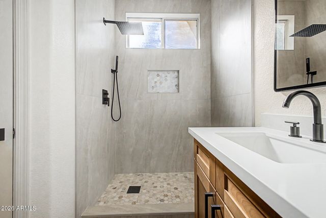 3644 S JOSHUA TREE Lane, Gilbert, AZ 85297