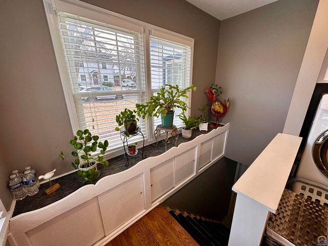 2700 SW Harland CT, Topeka, KS 66604