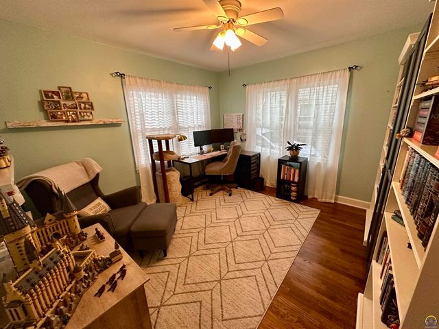 2700 SW Harland CT, Topeka, KS 66604