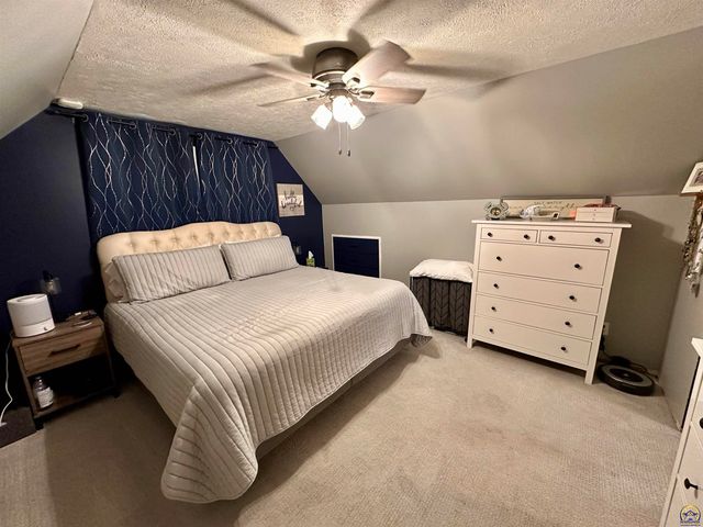 2700 SW Harland CT, Topeka, KS 66604