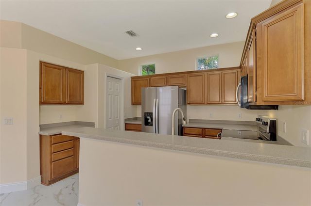 7803 33RD STREET E, Sarasota, FL 34243