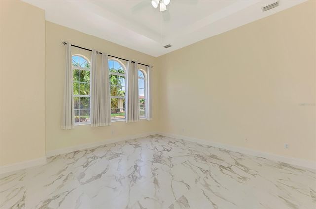 7803 33RD STREET E, Sarasota, FL 34243