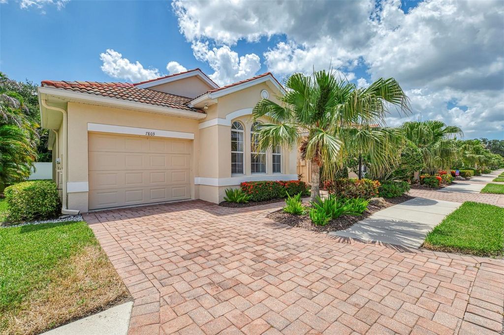 7803 33RD STREET E, Sarasota, FL 34243