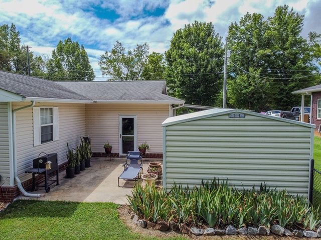 433 Sterling Road, Athens, TN 37303