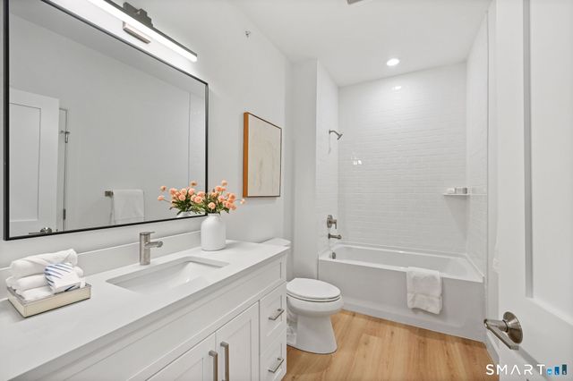 131 Beach Road 103, Fairfield, CT 06824