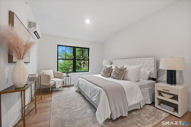 131 Beach Road 103, Fairfield, CT 06824