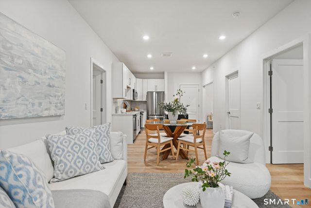 131 Beach Road 103, Fairfield, CT 06824