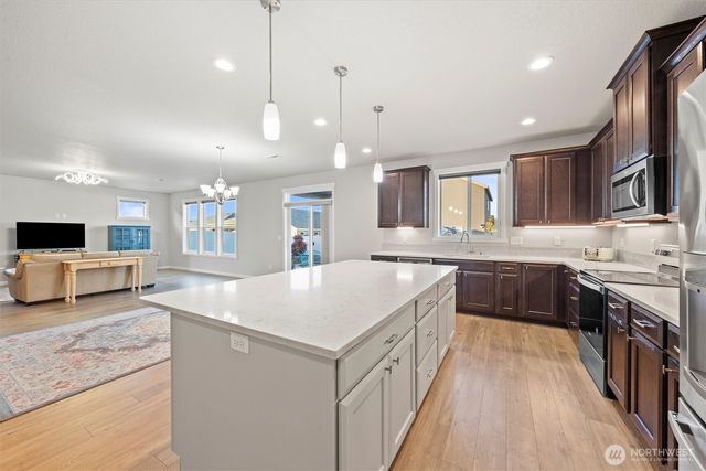 4712 W Coyote ST W, Moses Lake, WA 98837