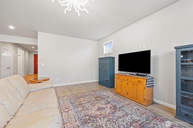 4712 W Coyote ST W, Moses Lake, WA 98837