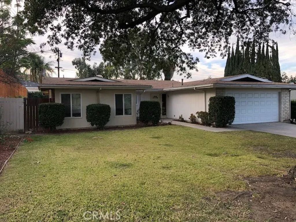 11594 Poplar Street, Loma Linda, CA 92354