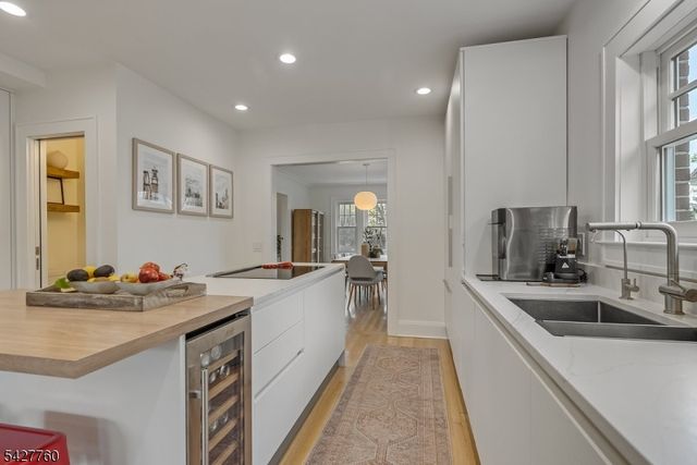 5 Ardsley Rd, Glen Ridge Boro Twp., NJ 07028