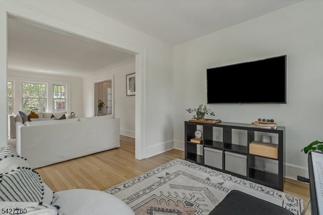 5 Ardsley Rd, Glen Ridge Boro Twp., NJ 07028