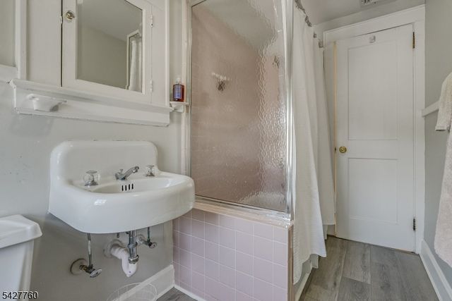 5 Ardsley Rd, Glen Ridge Boro Twp., NJ 07028