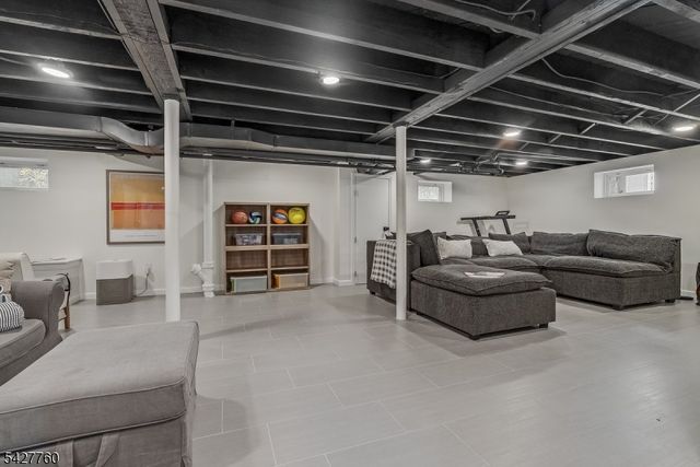 5 Ardsley Rd, Glen Ridge Boro Twp., NJ 07028