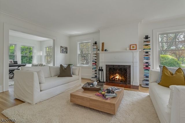 5 Ardsley Rd, Glen Ridge Boro Twp., NJ 07028