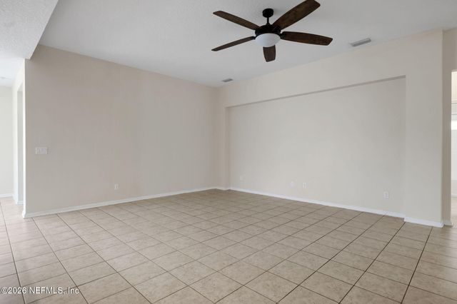 86572 LAZY LAKE Circle, Yulee, FL 32097