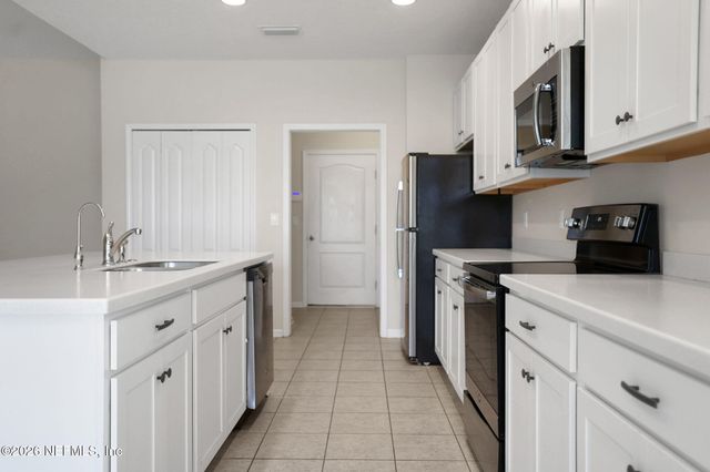 86572 LAZY LAKE Circle, Yulee, FL 32097