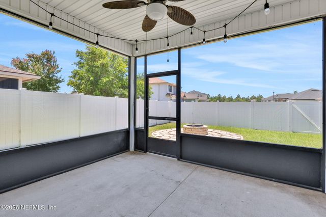 86572 LAZY LAKE Circle, Yulee, FL 32097