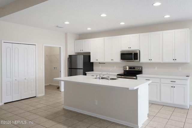 86572 LAZY LAKE Circle, Yulee, FL 32097